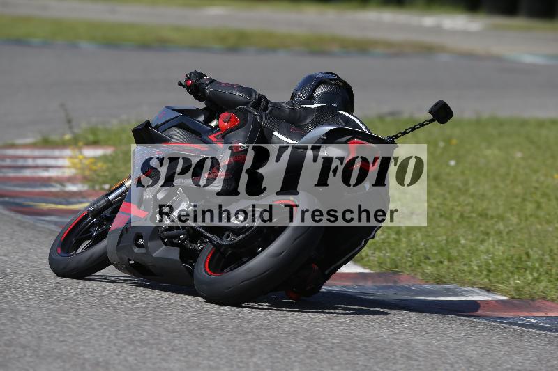 /Archiv-2024/29 12.06.2024 MOTO.CH Track Day ADR/Gruppe gelb/33